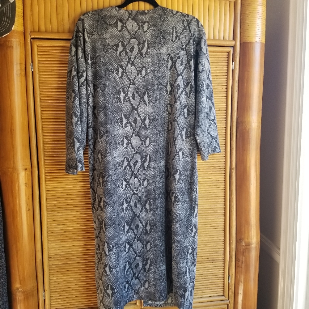 Last one lightweight python cardigan. - Picture 4 of 6